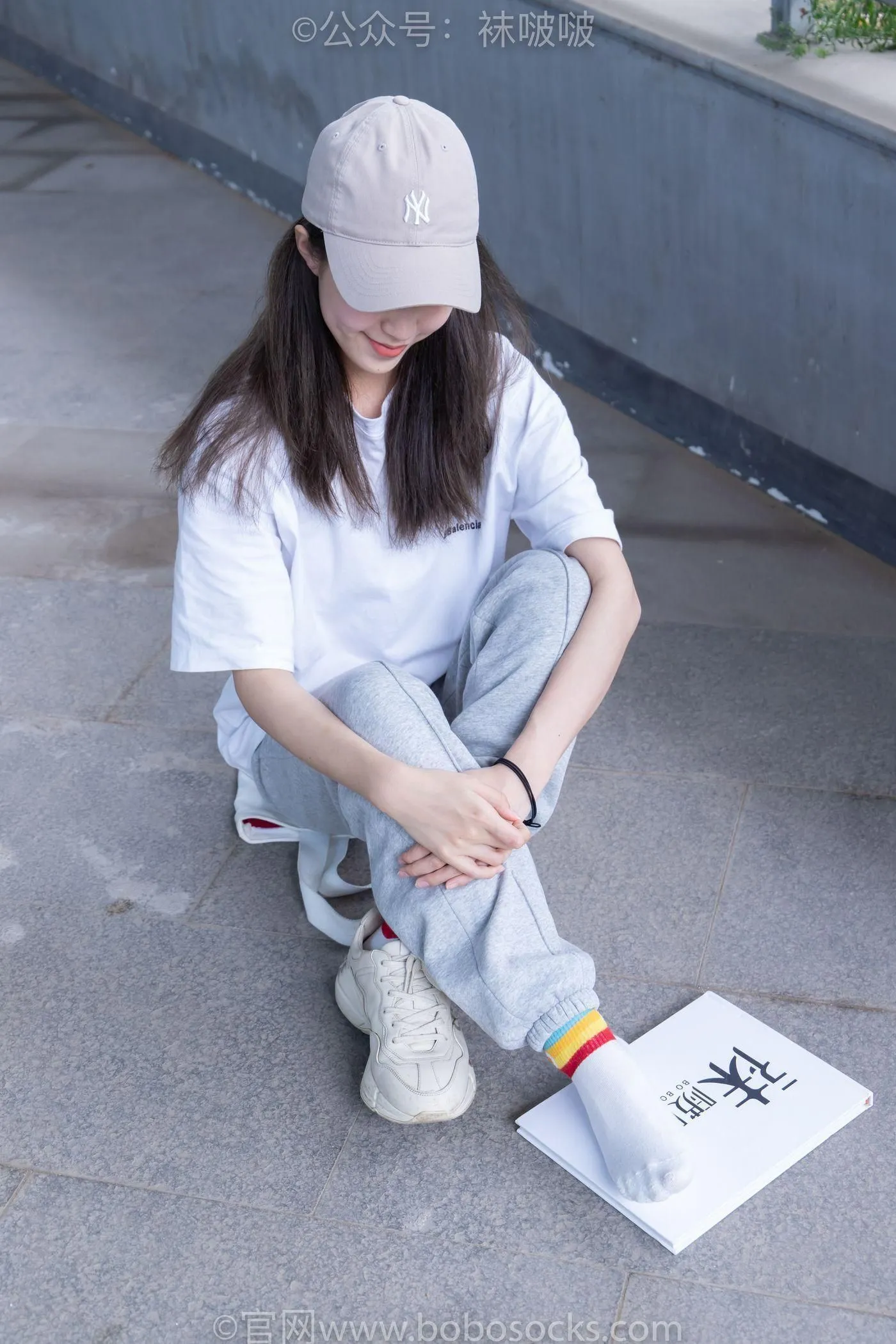 [BoBoSocks袜啵啵]NO.012 泡芙-运动鞋、白棉袜、裸足 [132P]插图8